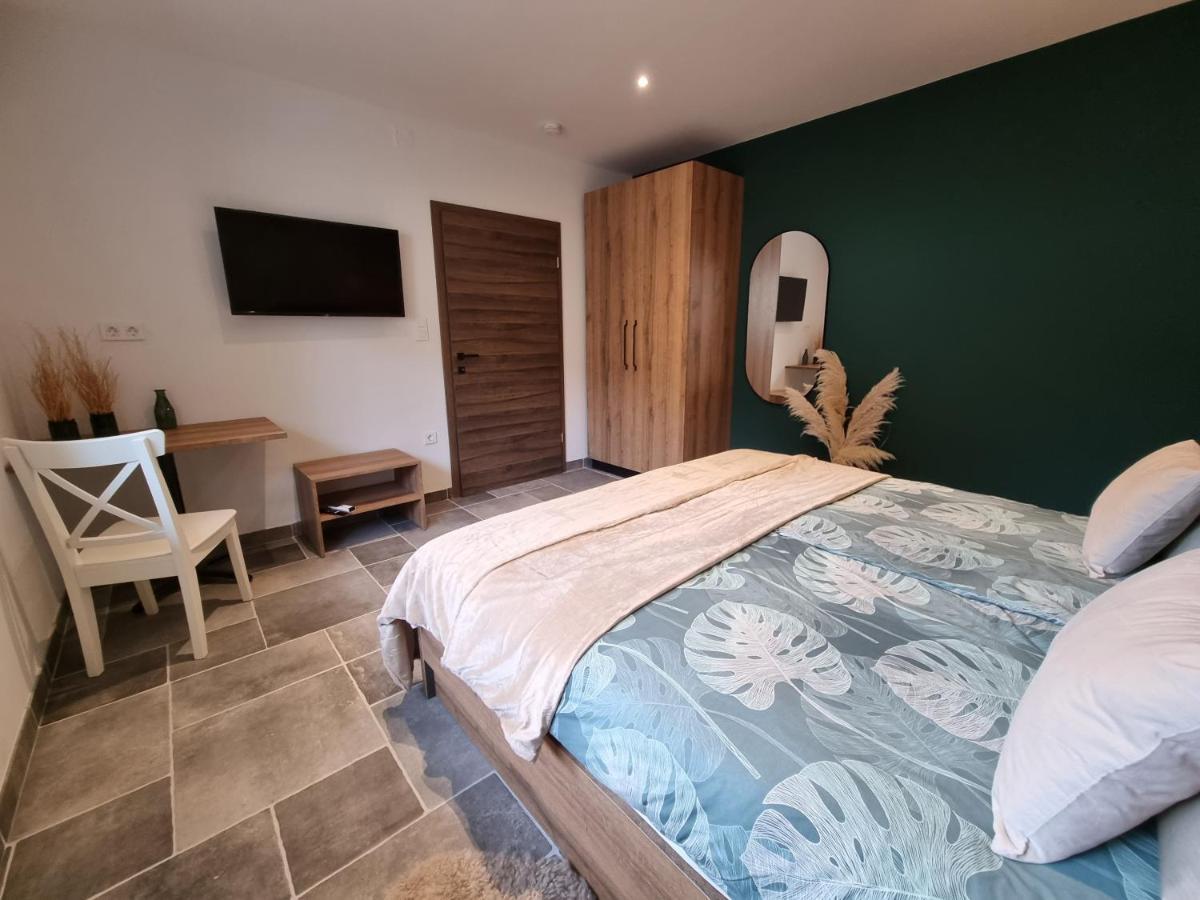 Apartments Suha Punta - Villa Babalonija Kampor Eksteriør billede