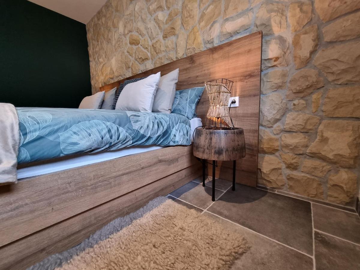 Apartments Suha Punta - Villa Babalonija Kampor Eksteriør billede