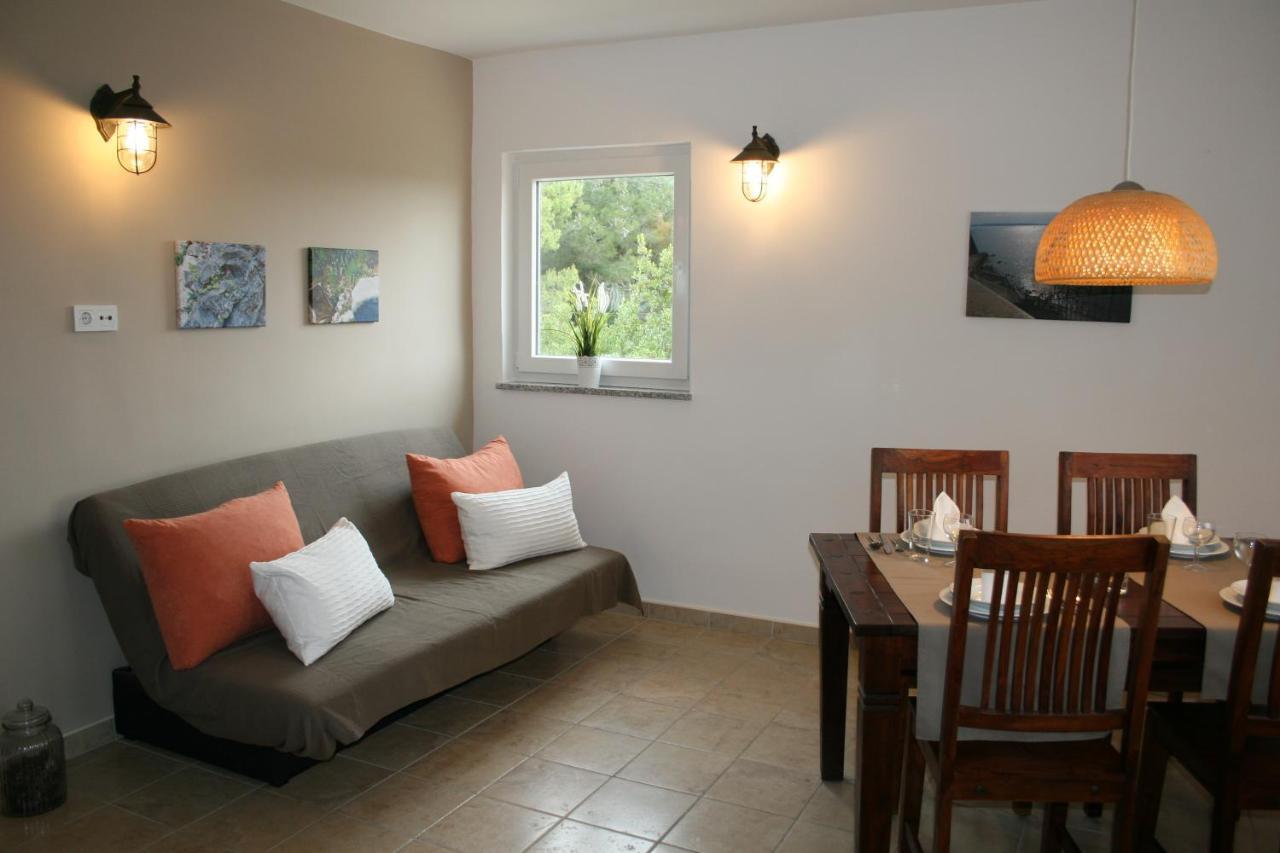 Apartments Suha Punta - Villa Babalonija Kampor Eksteriør billede
