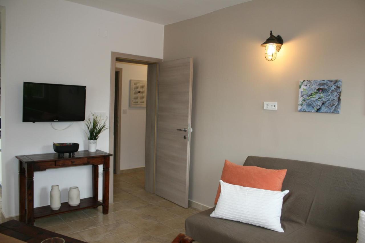 Apartments Suha Punta - Villa Babalonija Kampor Eksteriør billede